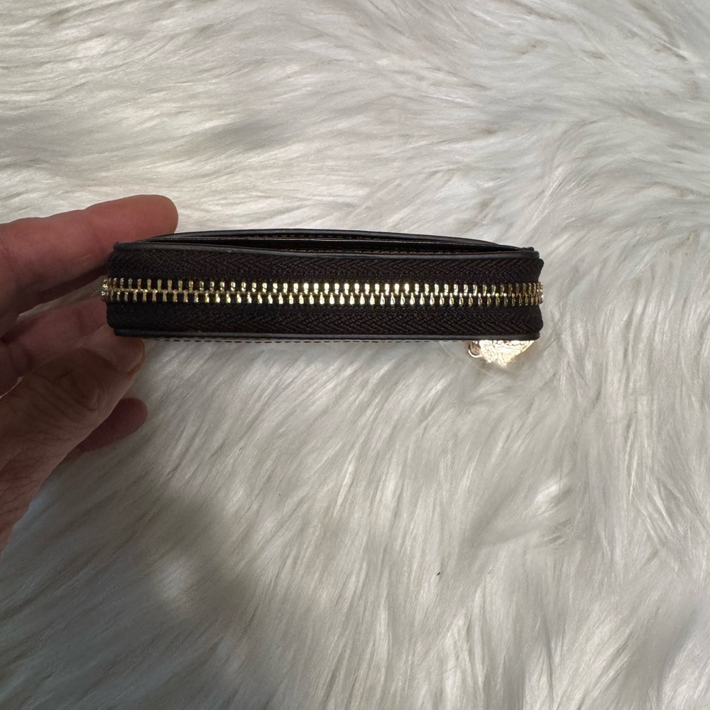 Gucci Patterned Wallet - Picture 15 of 17